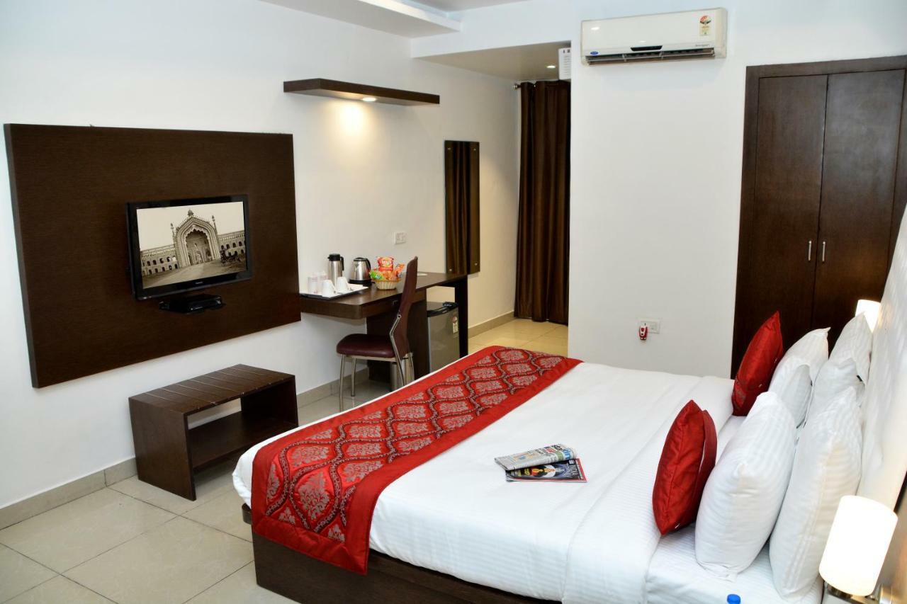 Surya International Hotel *